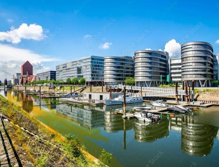 Onthepoint, Erdgeschoss, Abstellplatz Fuer Fahrraeder, City Und Innenhafen 5 Gehminuten!!! Duisburg Zewnętrze zdjęcie